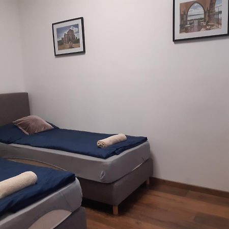 Varalja Apartman Tata Buitenkant foto