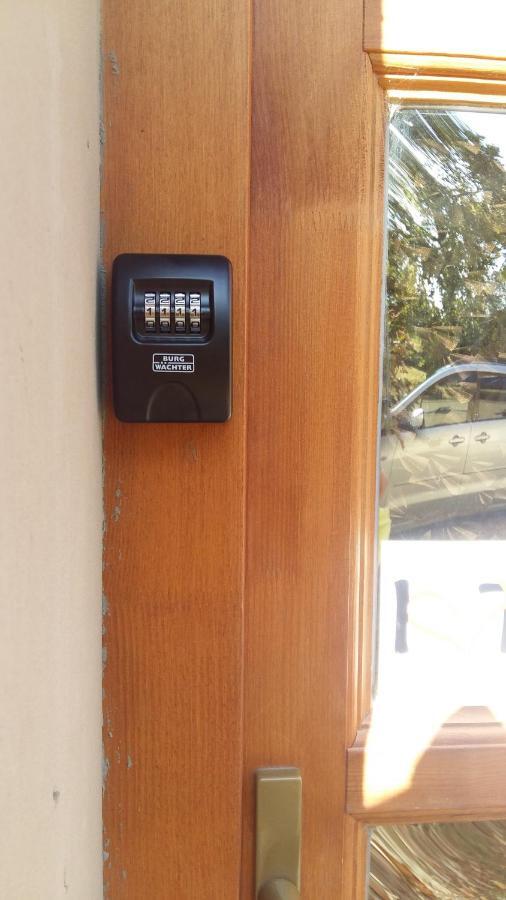 Varalja Apartman Tata Buitenkant foto